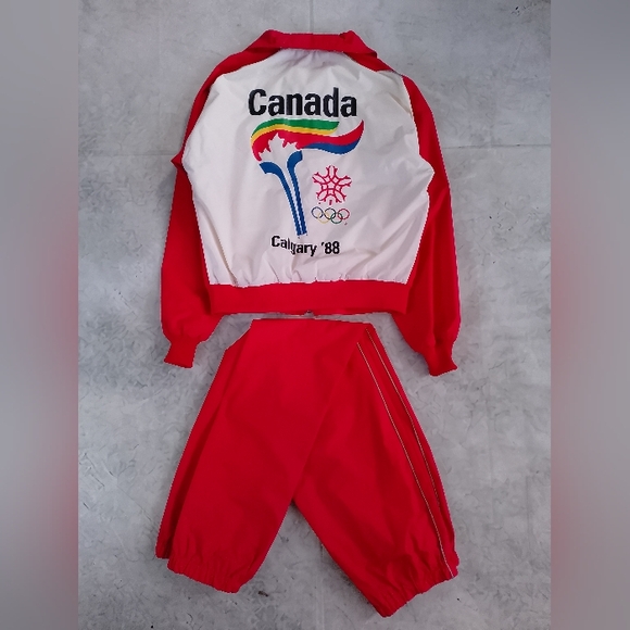 Vintage Other - Vintage 1988 Olympics Games Calgary Torch Runner Track Suit